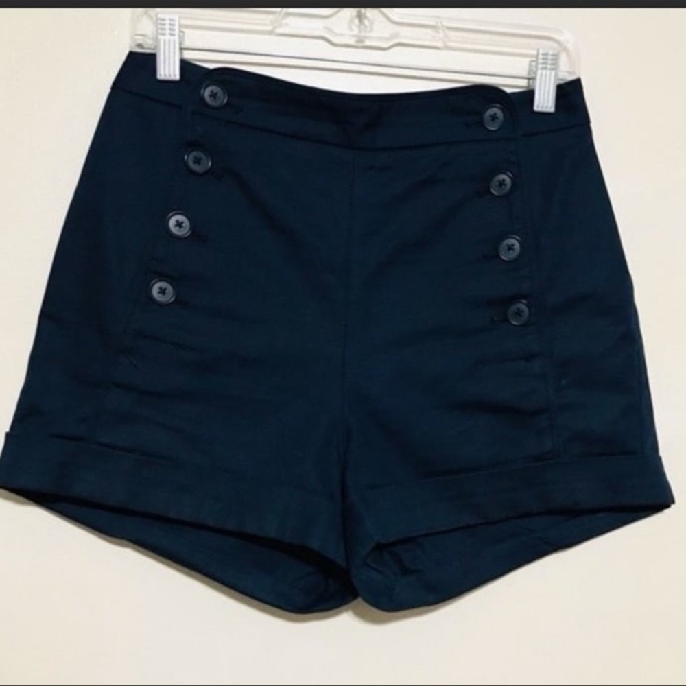 Aritzia Talula button up high waisted shorts
